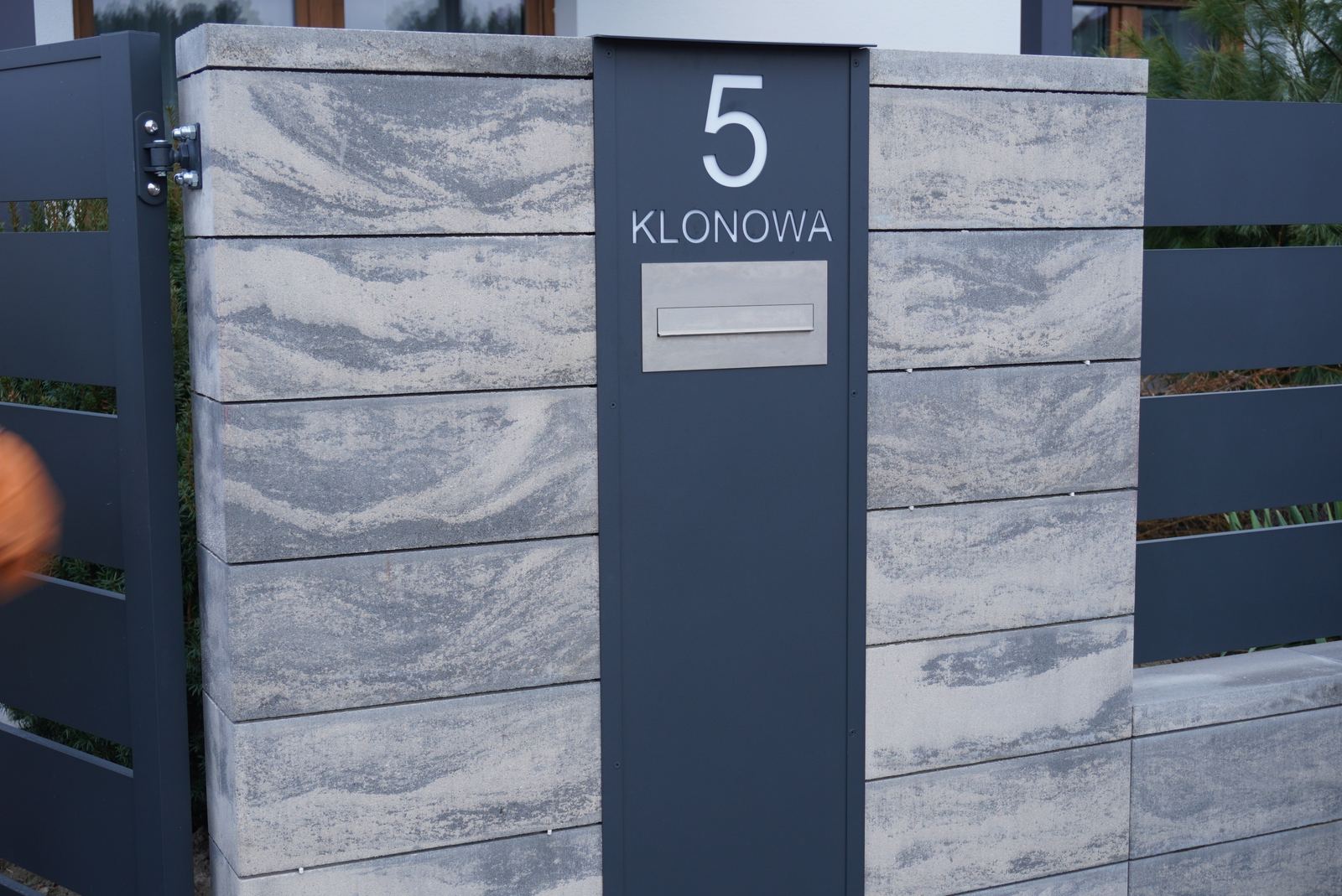 Słupek Klonowa 5