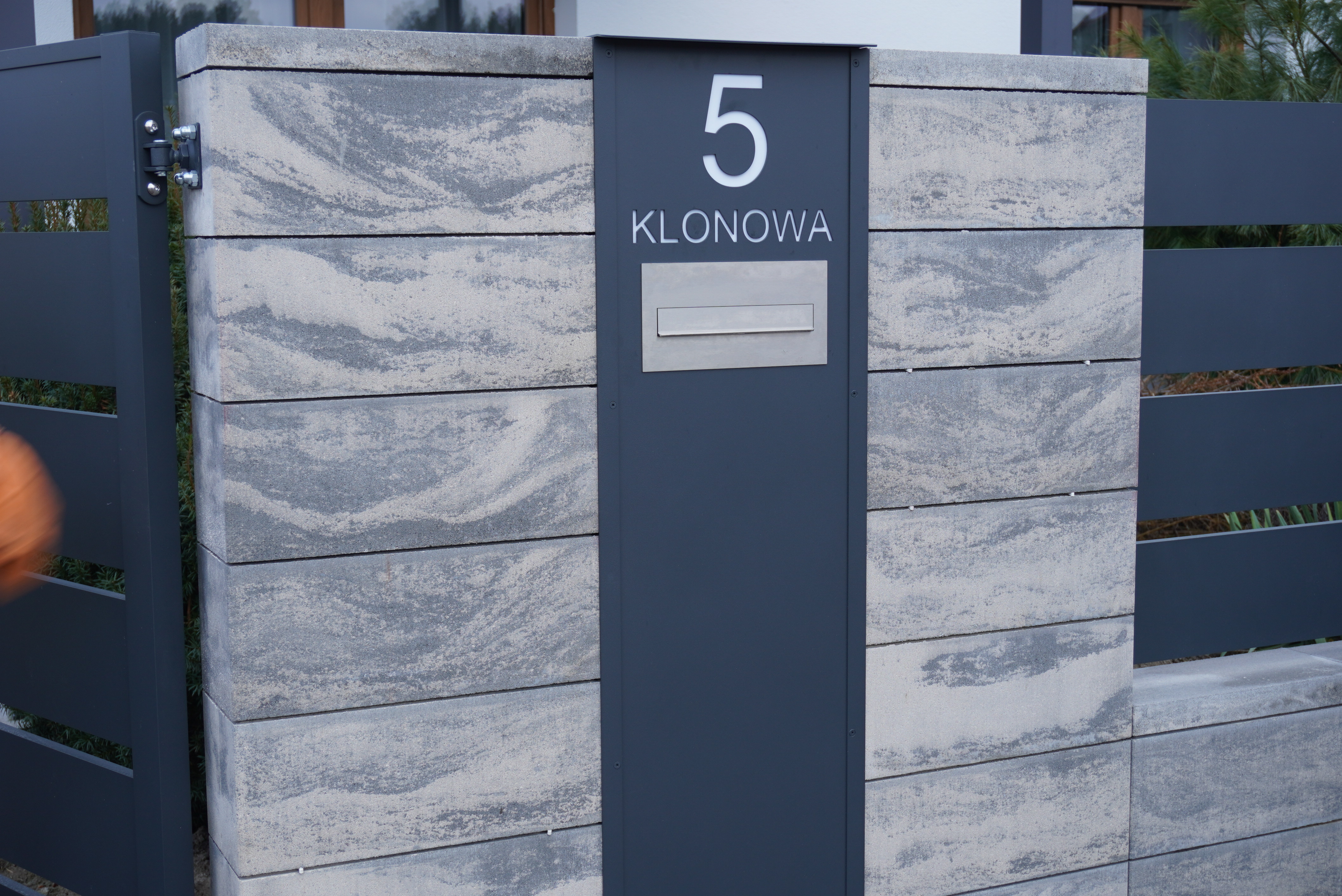 Słupek Klonowa 5